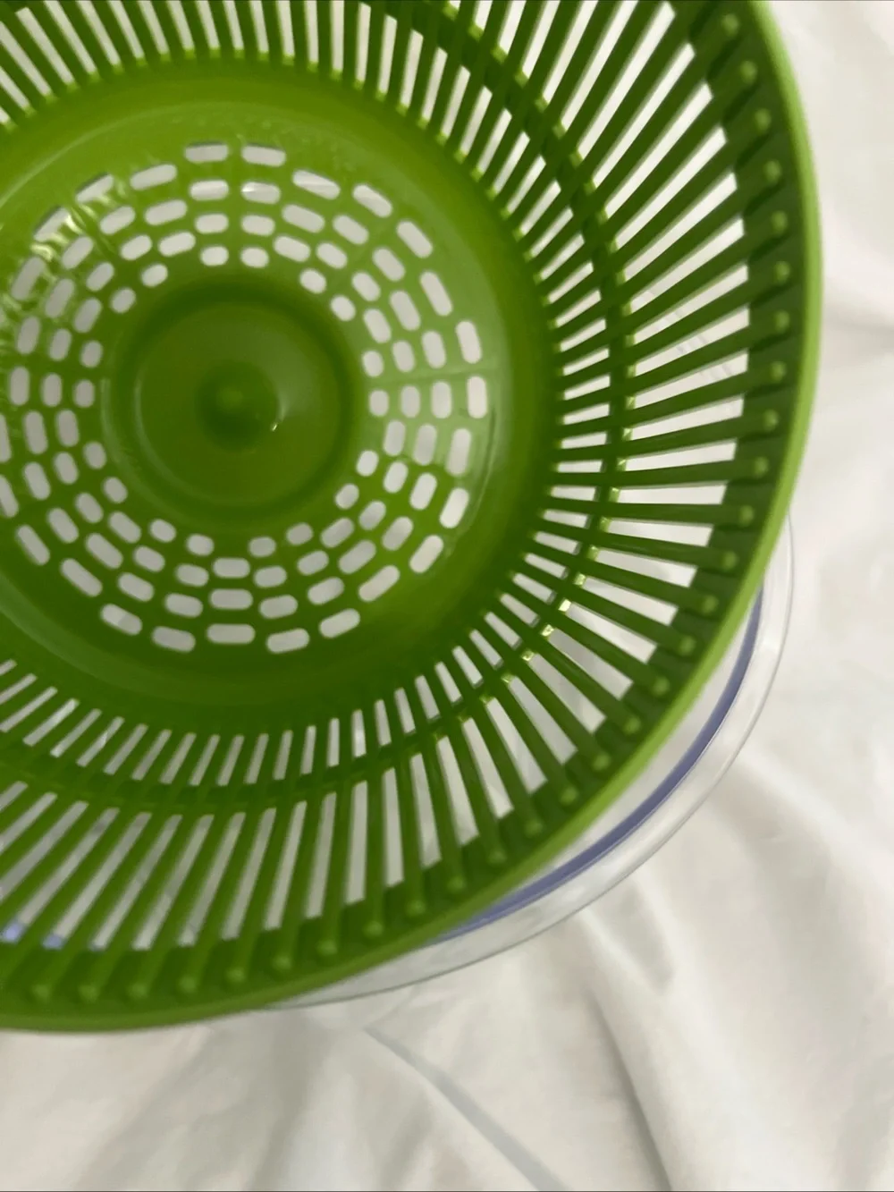 Green Plastic Salad Spinner with Clear Lid - Kitchen Tool